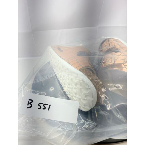 Birkenstock Arizona Copper
Gator Gleam Two-Strap Sandals Copper Size 7 US 38 EU - Picture 10 of 10